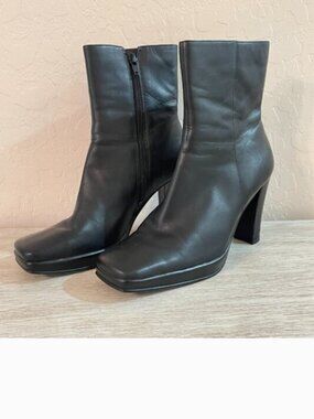 Nine & Co. Boots 6 Starlit Black Leather Platform Heels Square Toe Vintage